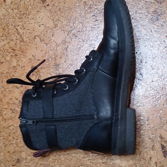 UGG Women's Kesey Waterproof Boots, Leather & Wool Size 9.5 Style #1005264 - Picture 6 of 16